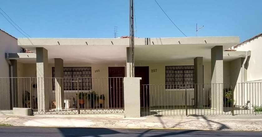 Casa à venda com 4 quartos, 176m² - Foto 1