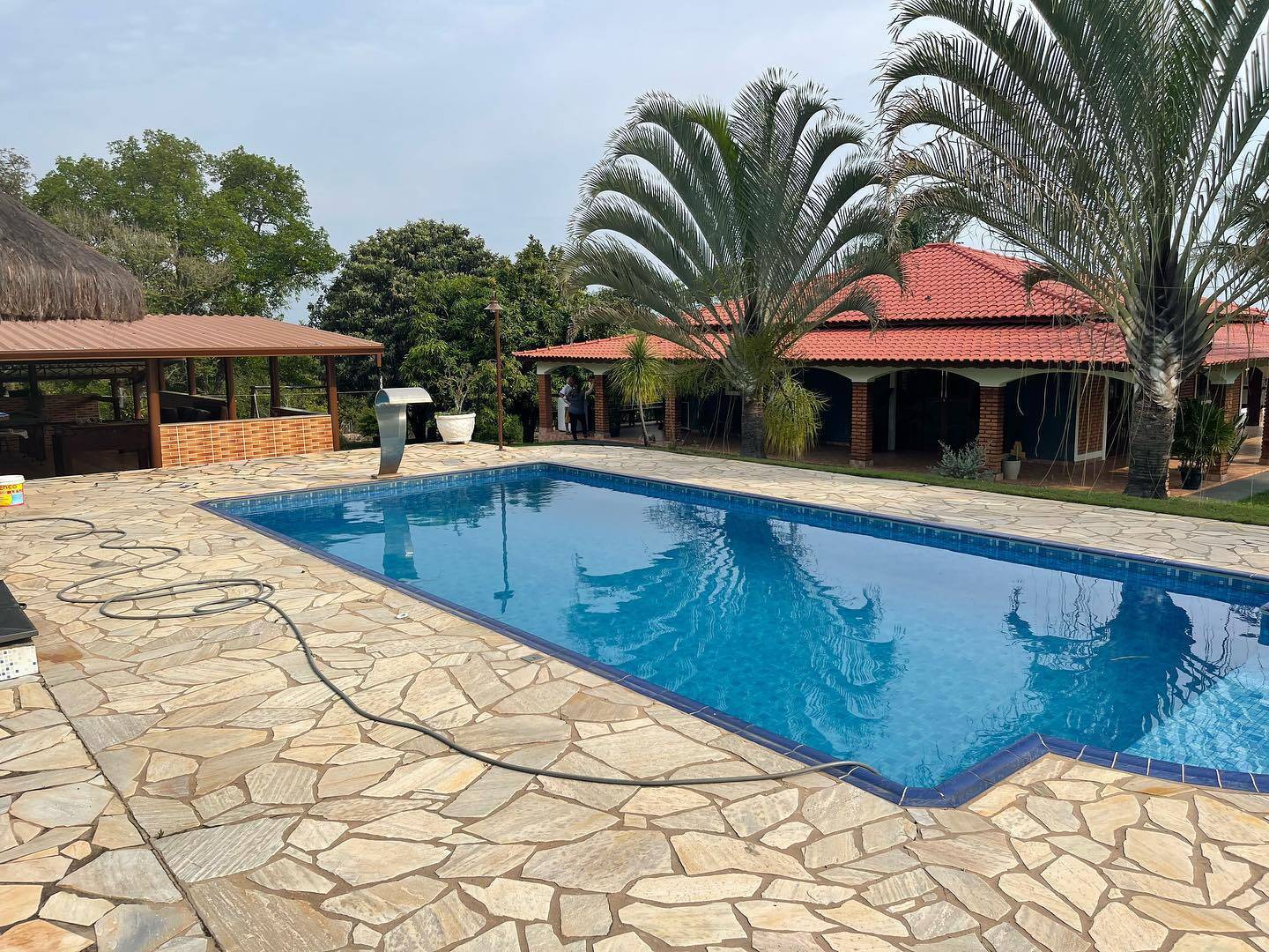 Fazenda à venda com 3 quartos, 450m² - Foto 1