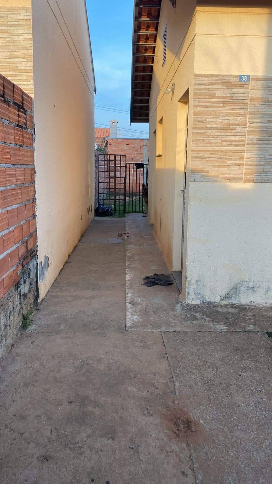 Casa à venda com 2 quartos, 46m² - Foto 2