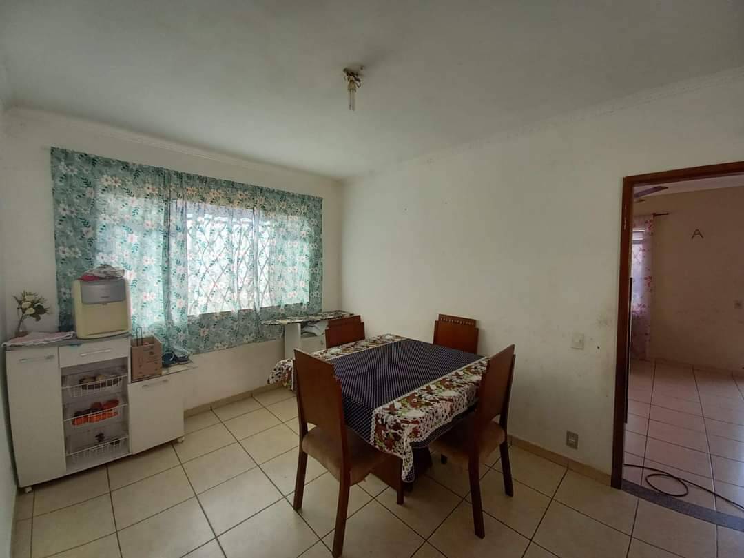 Casa à venda com 3 quartos, 130m² - Foto 2