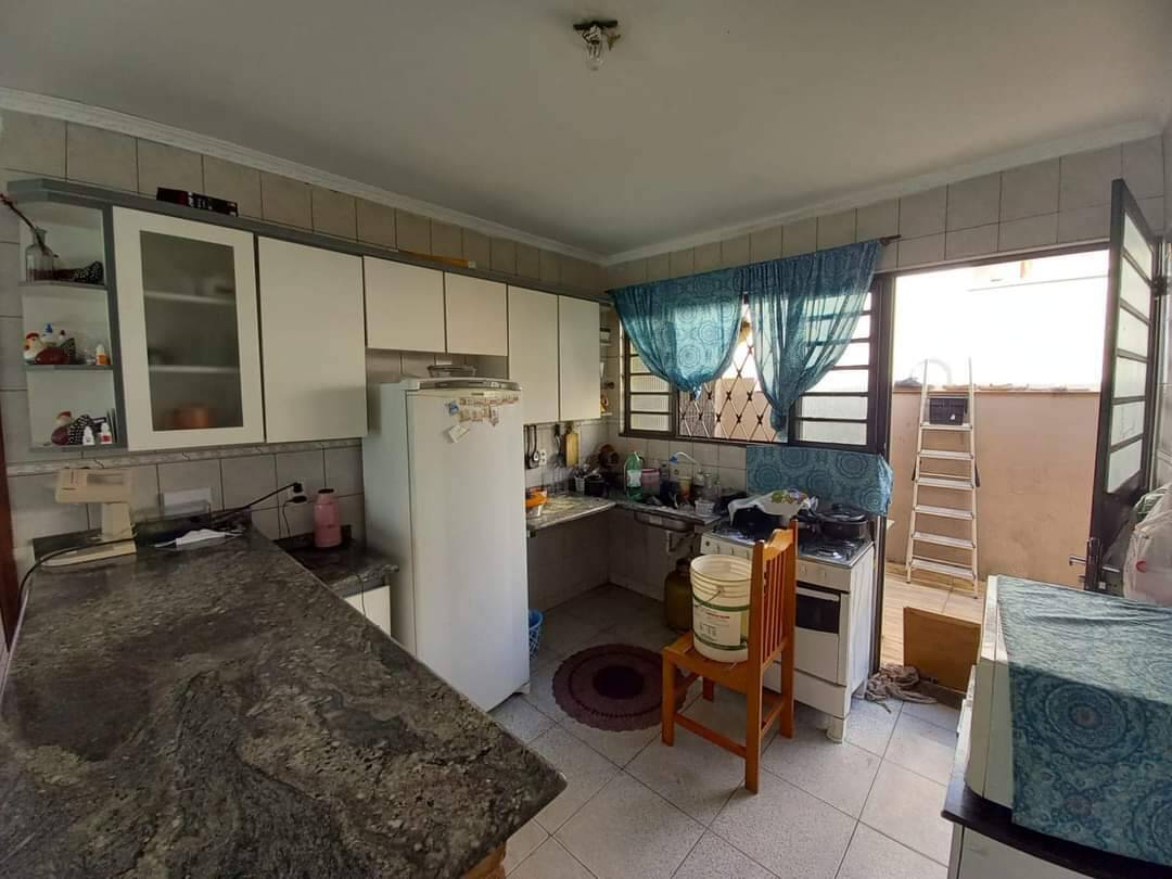 Casa à venda com 3 quartos, 130m² - Foto 17