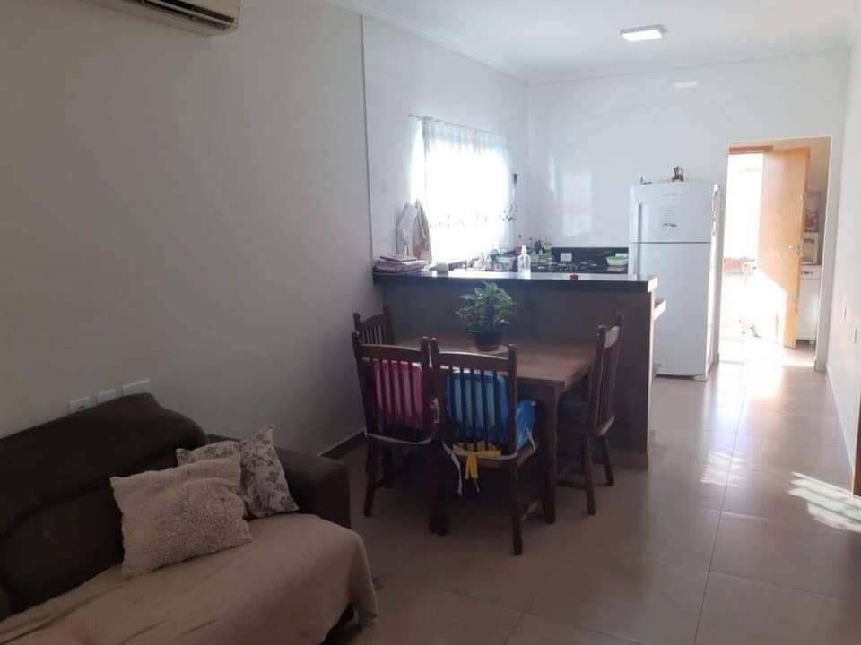 Casa à venda com 3 quartos, 180m² - Foto 2