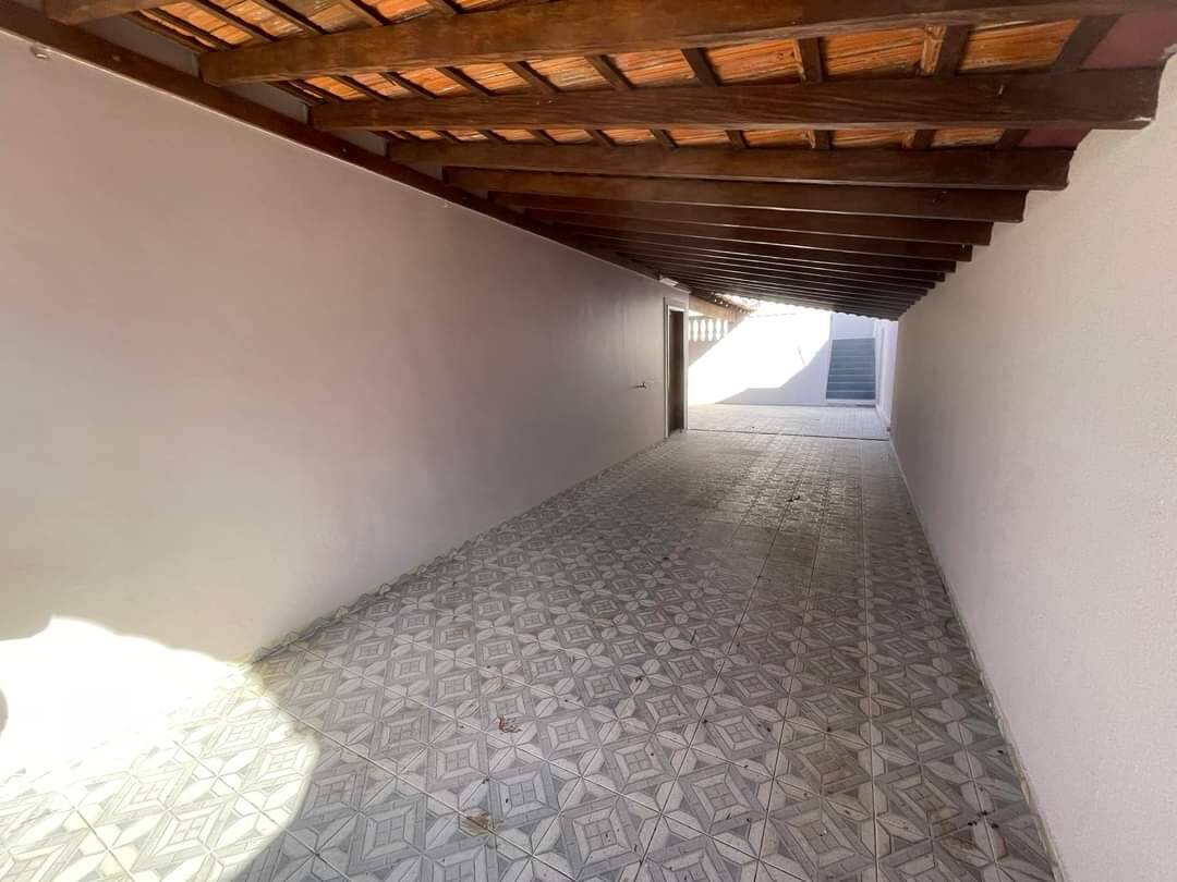 Casa à venda com 2 quartos, 120m² - Foto 4