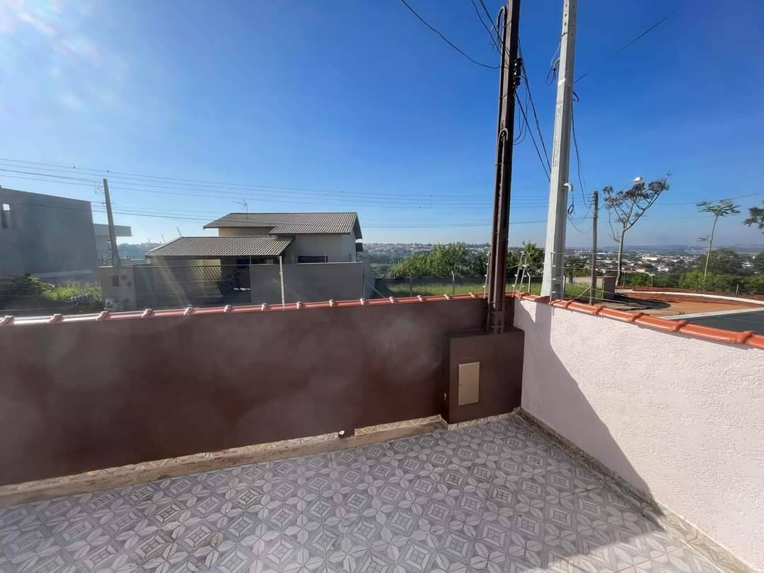 Casa à venda com 2 quartos, 120m² - Foto 2