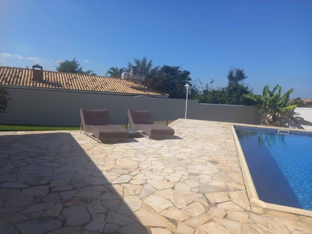 Casa à venda com 3 quartos, 300m² - Foto 2