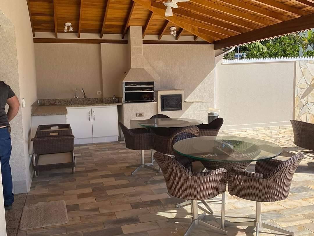 Casa à venda com 3 quartos, 300m² - Foto 8