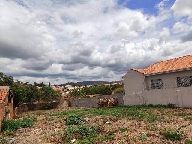 #860 - Terreno para Venda em São Pedro - SP