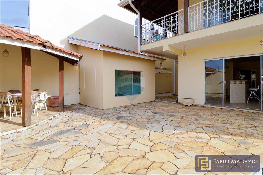 Casa à venda com 5 quartos, 360m² - Foto 8