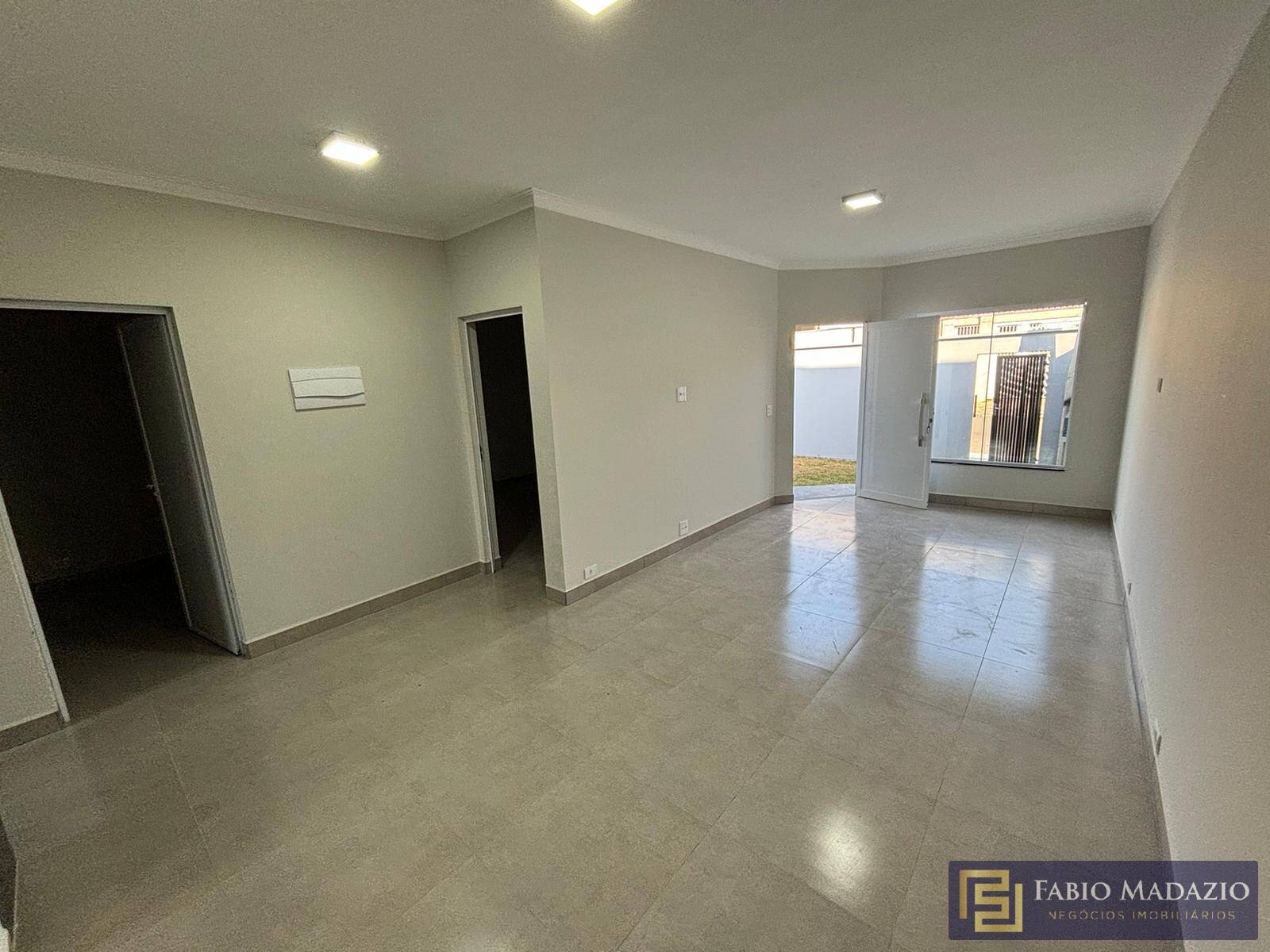 Casa à venda com 2 quartos, 75m² - Foto 2