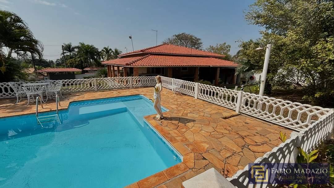 Casa à venda com 5 quartos, 240m² - Foto 10