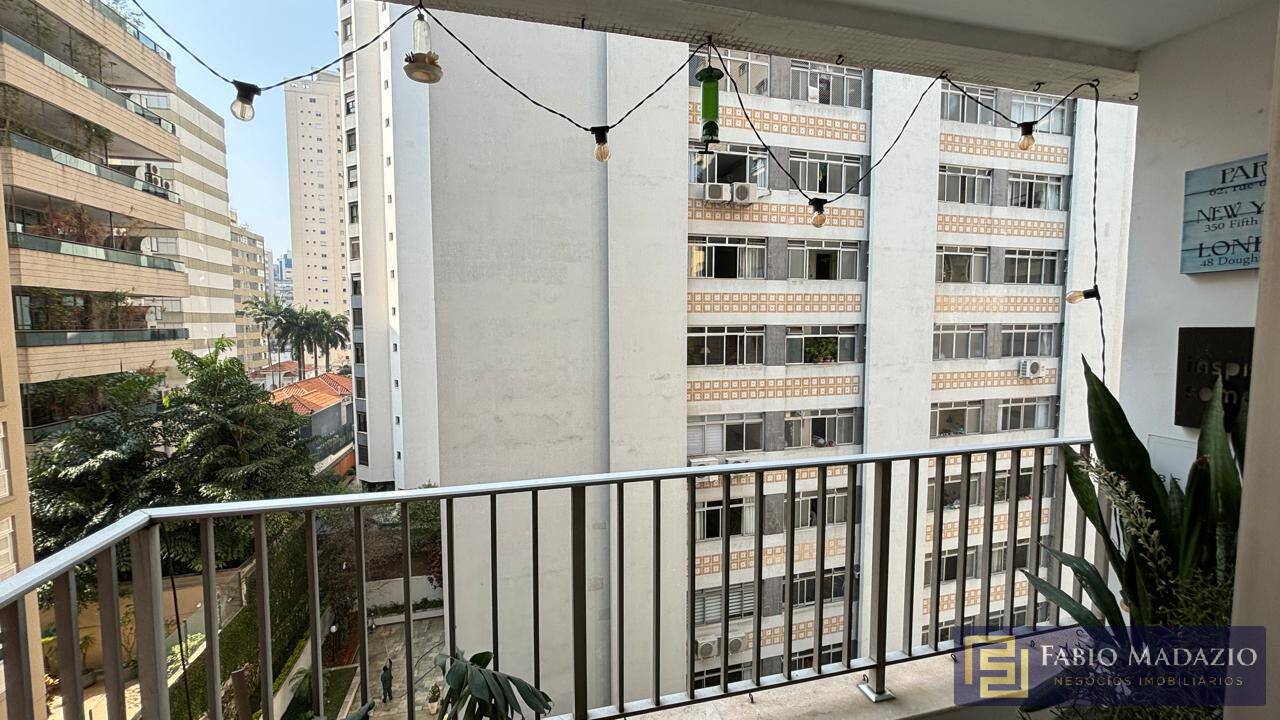 Apartamento à venda com 2 quartos, 72m² - Foto 4