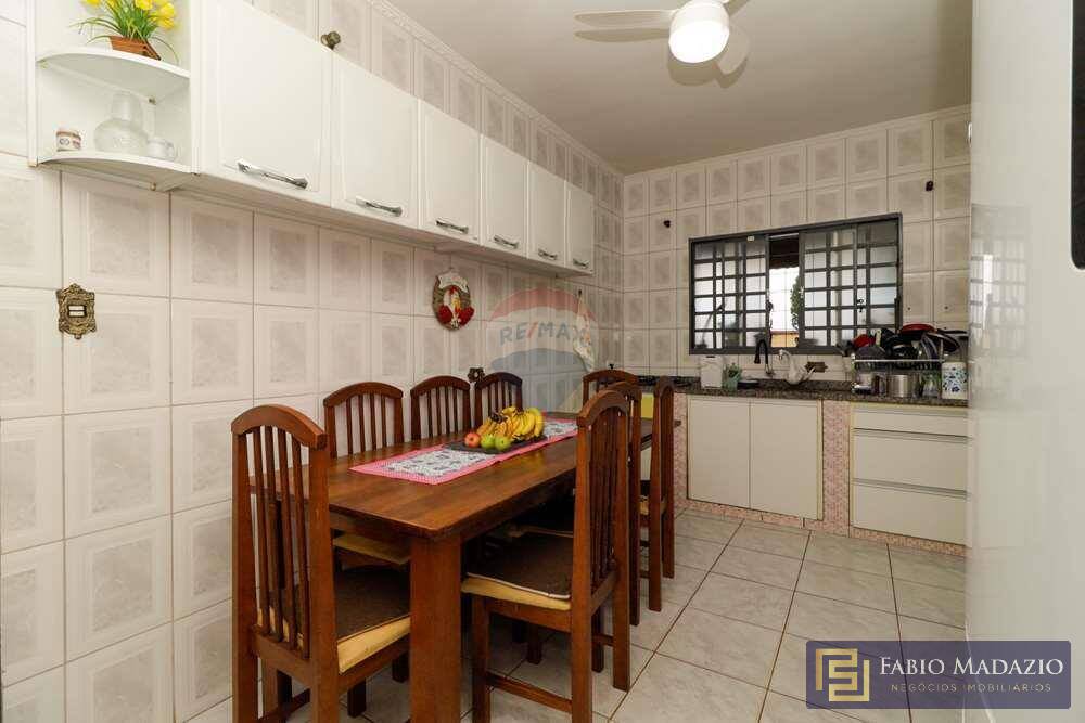 Casa à venda com 3 quartos, 350m² - Foto 10