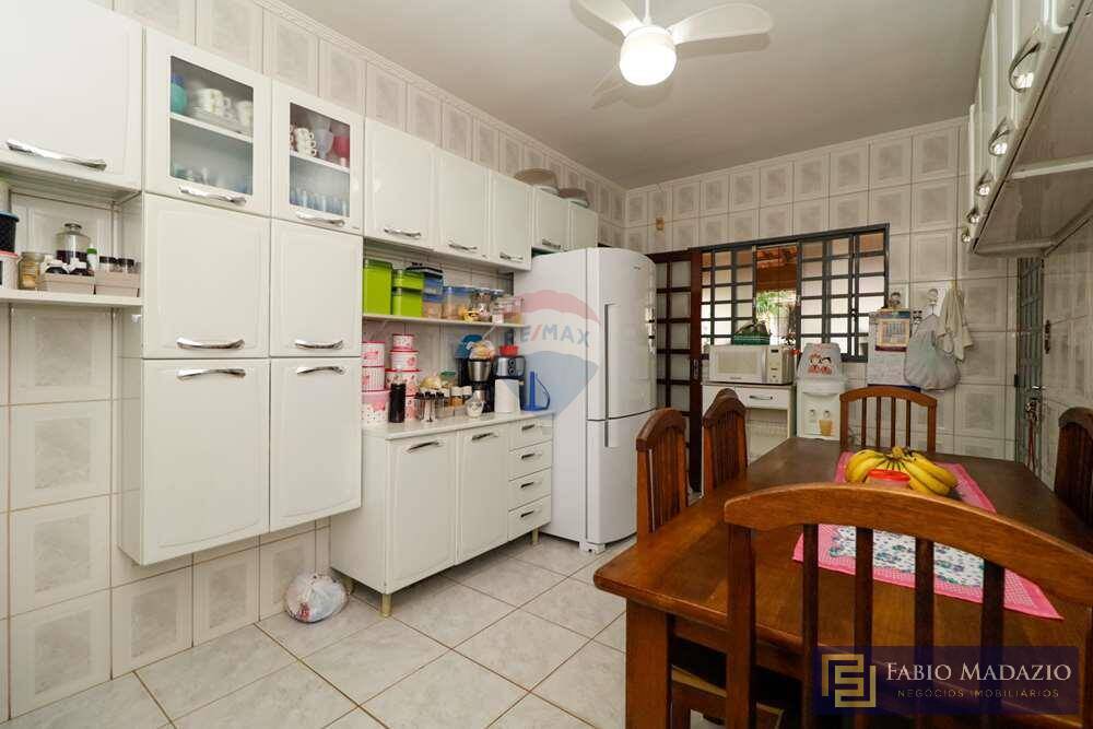 Casa à venda com 3 quartos, 350m² - Foto 12