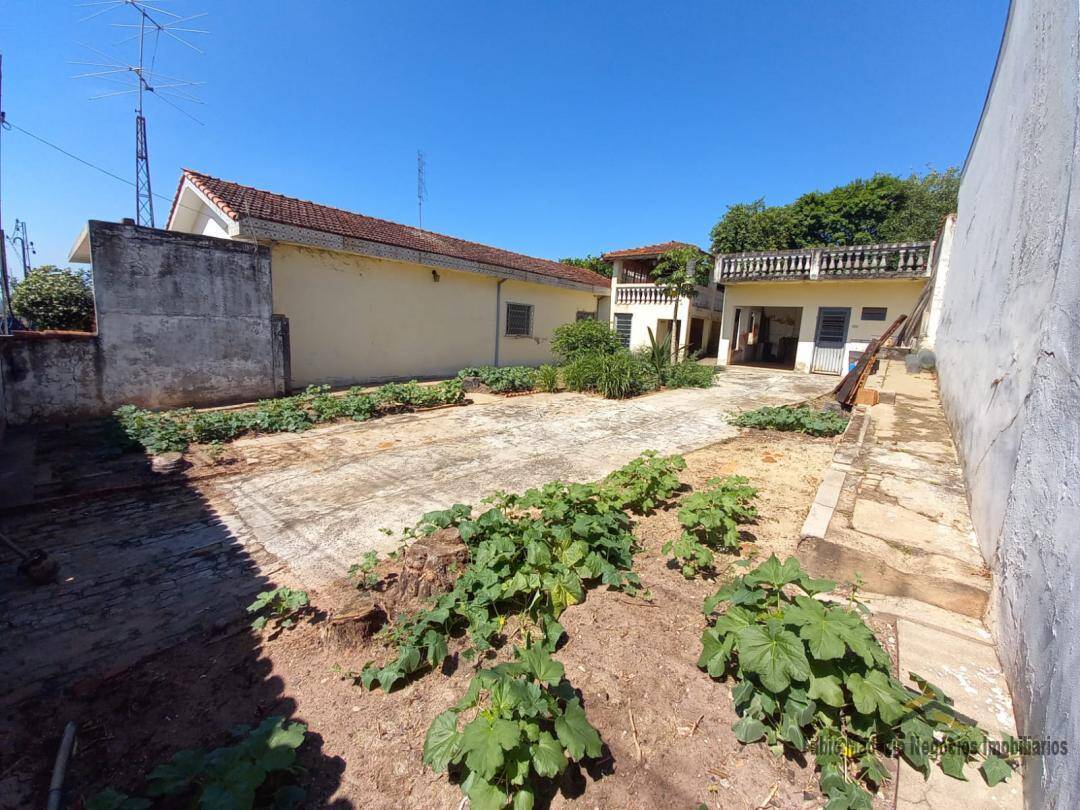 Casa à venda com 3 quartos, 200m² - Foto 4