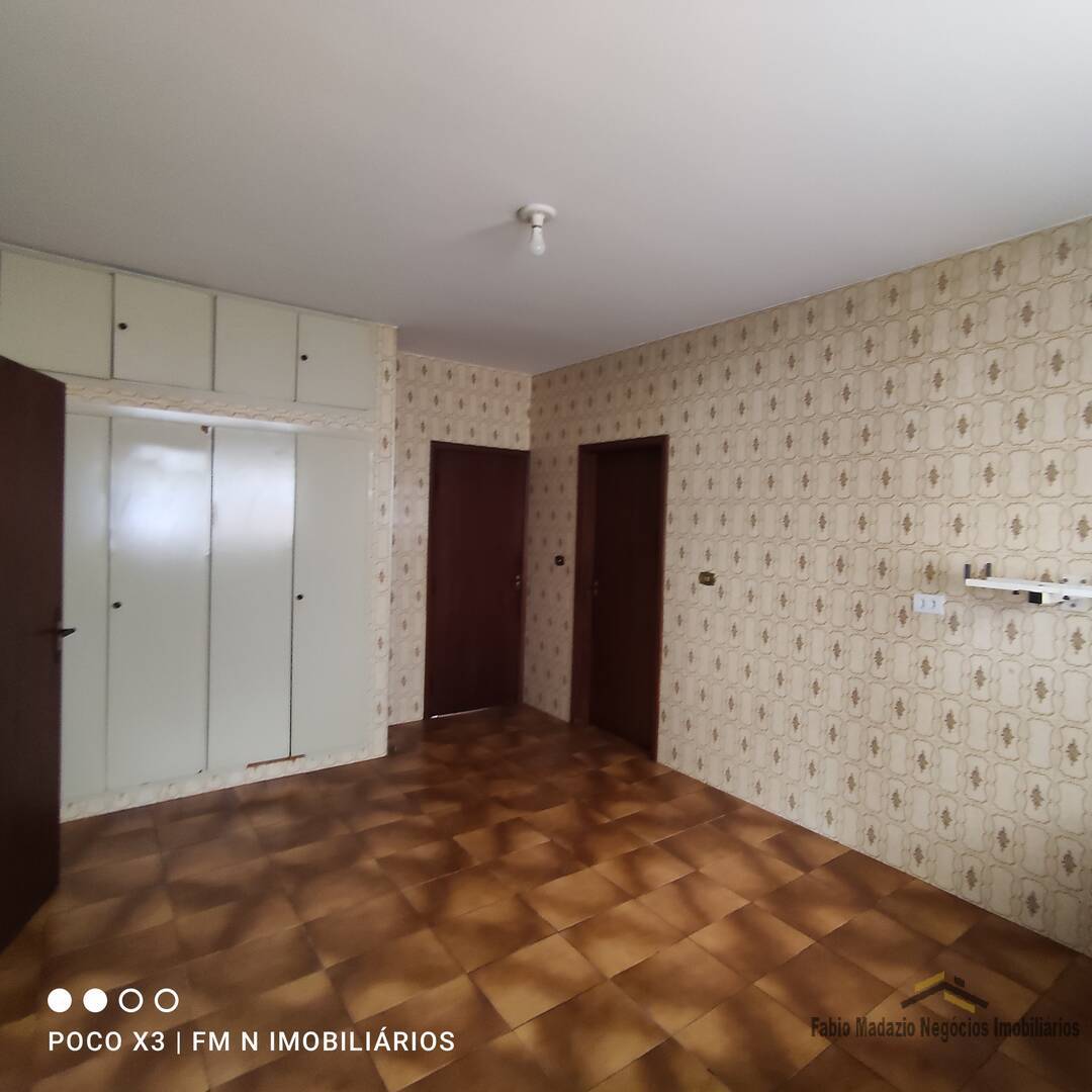 Casa à venda e aluguel com 3 quartos, 270m² - Foto 11