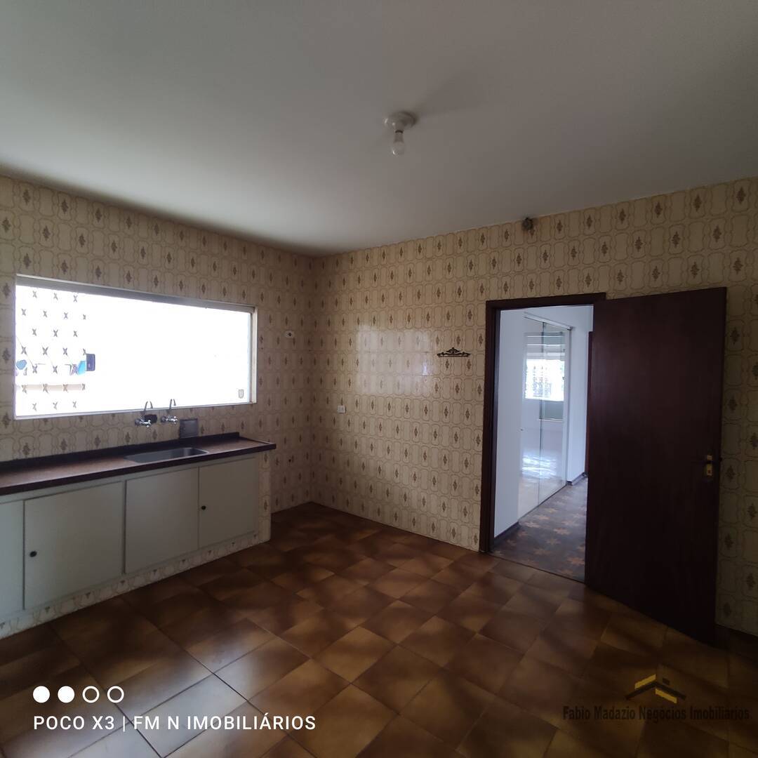 Casa à venda e aluguel com 3 quartos, 270m² - Foto 13