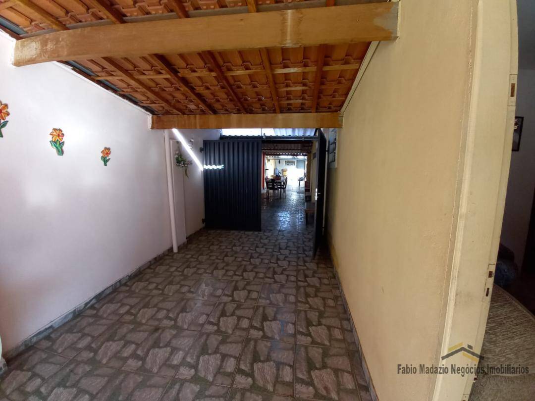 Casa à venda com 3 quartos, 90m² - Foto 2