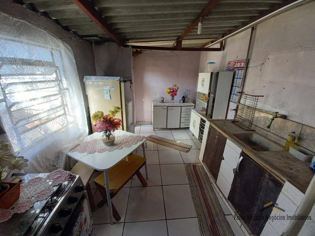 Casa à venda com 3 quartos, 90m² - Foto 6