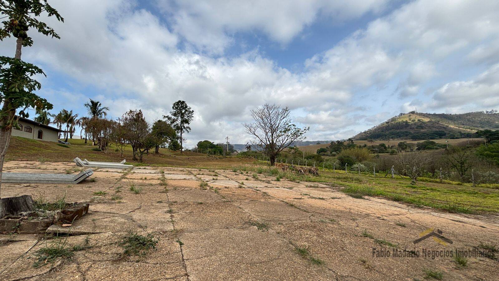 Fazenda à venda com 2 quartos, 50m² - Foto 2