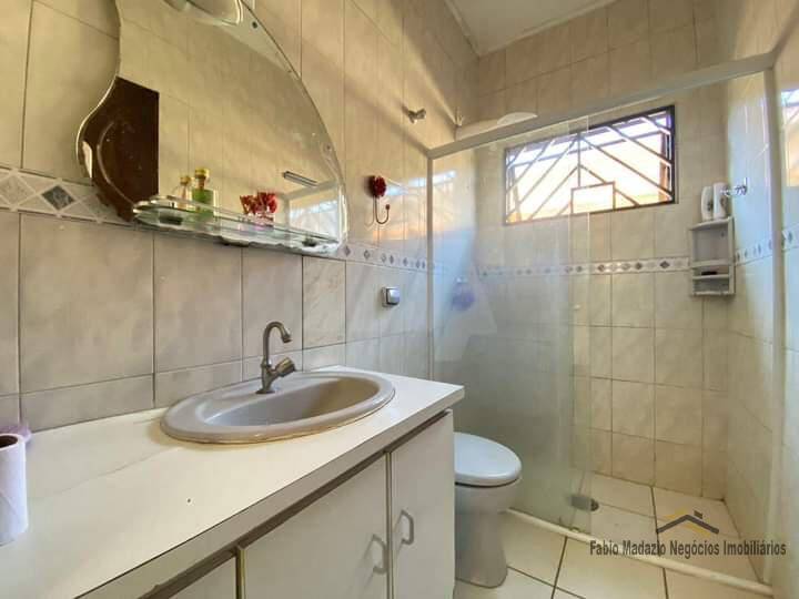 Casa à venda com 3 quartos, 228m² - Foto 8