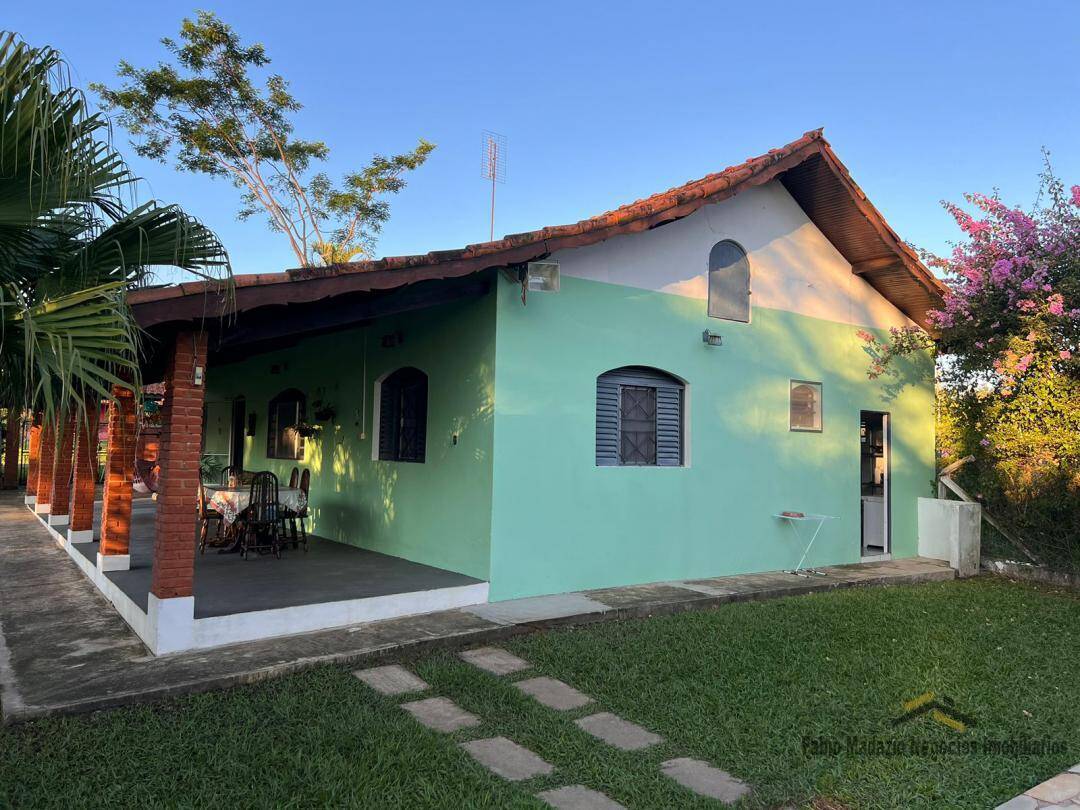 Fazenda à venda com 3 quartos, 172m² - Foto 2