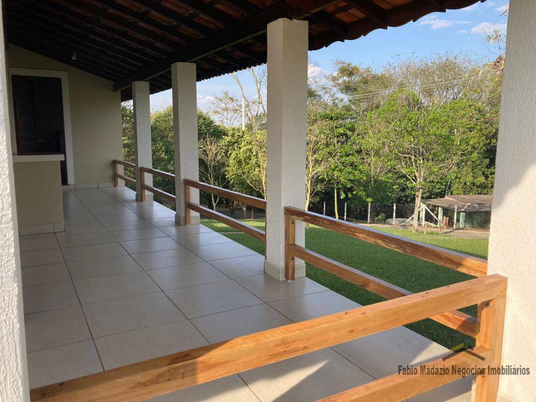 Fazenda à venda com 2 quartos, 140m² - Foto 1