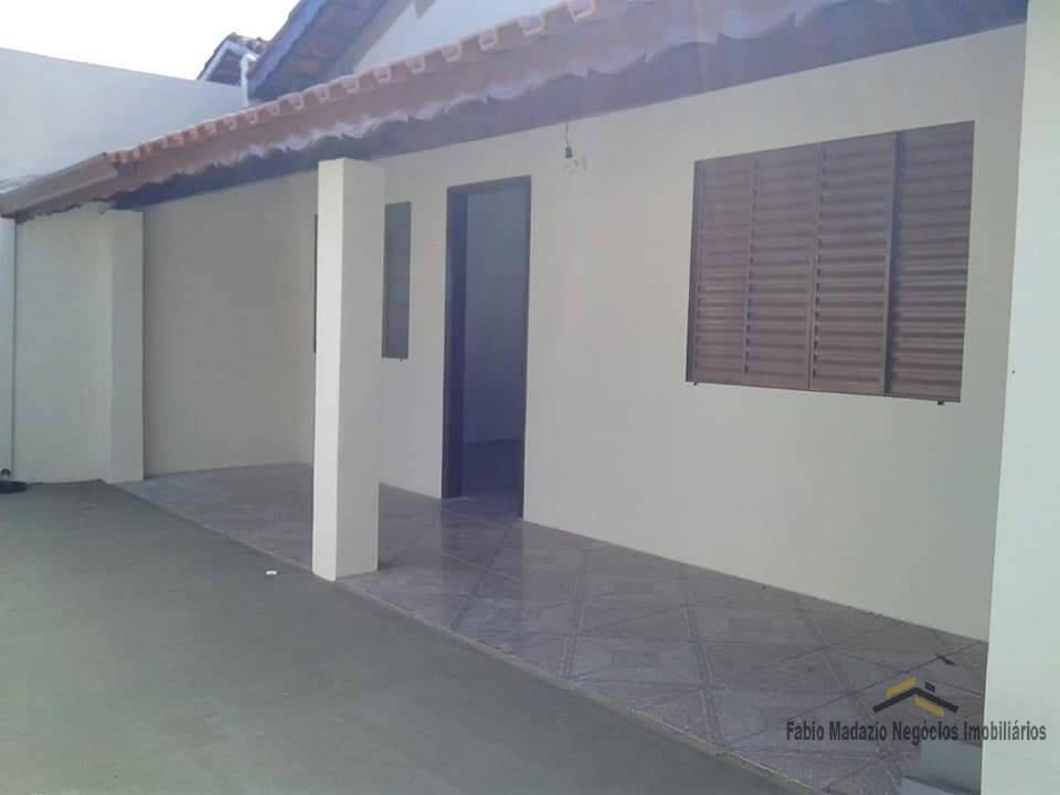 Casa à venda com 2 quartos, 100m² - Foto 2