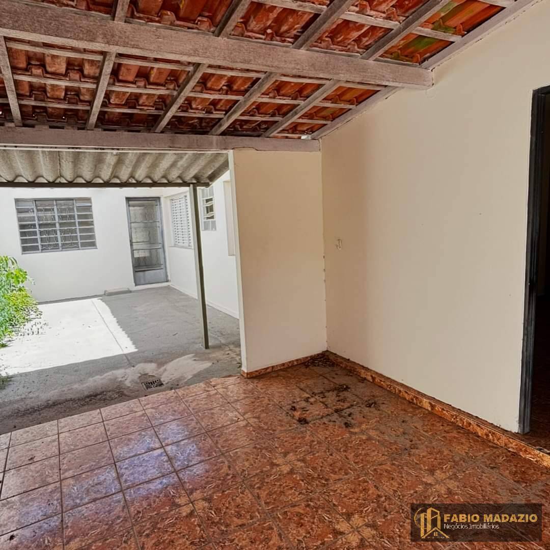 Casa à venda com 3 quartos, 105m² - Foto 1