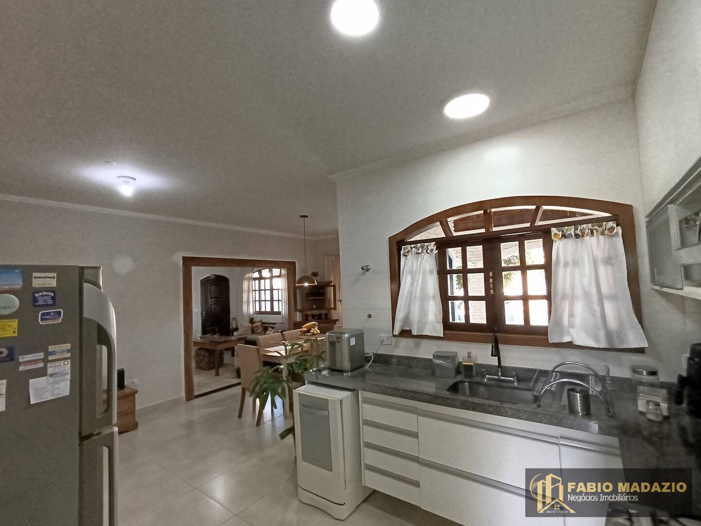 Casa à venda com 4 quartos, 209m² - Foto 10