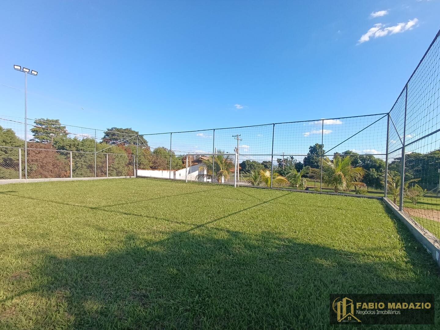 Fazenda à venda com 6 quartos, 500m² - Foto 1